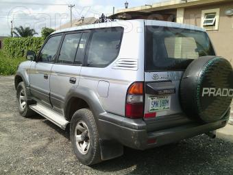 TOYOTA-LAND-CRUISER-PRADO